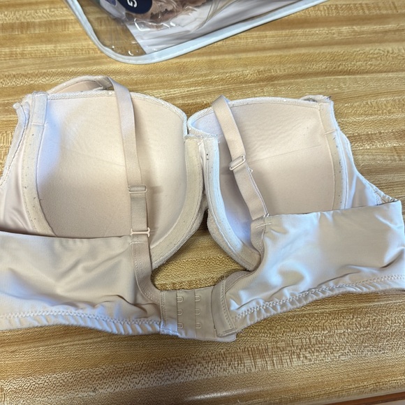 Beige SOMA bra - Picture 2 of 3